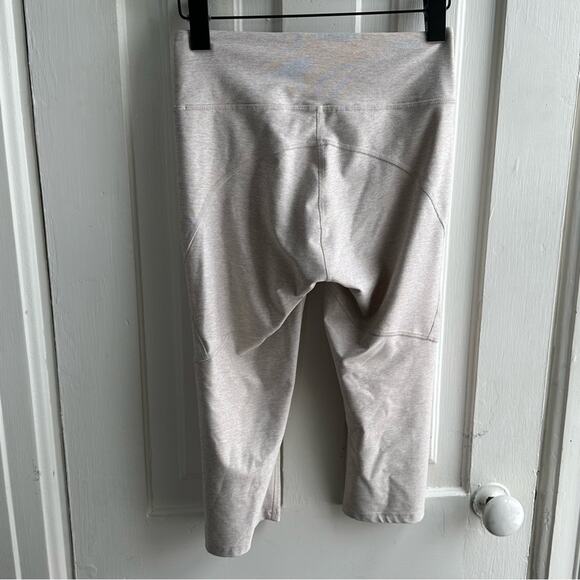 Outdoor Voices Warmup Leggings Oatmeal - Picture 6 of 7